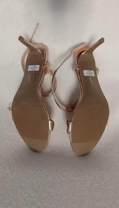 Zlaté páskové sandály na podpatku, 42