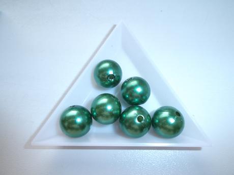 Lesklé perle v nabídce více barev,koukněte,