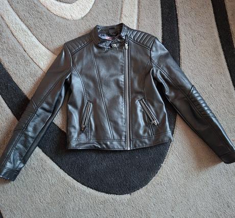 Koženková bundička, 134