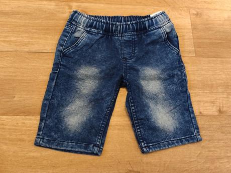 Džinové kraťasy, 110