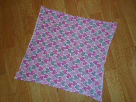 Šátek srdíčko 45 cm, 