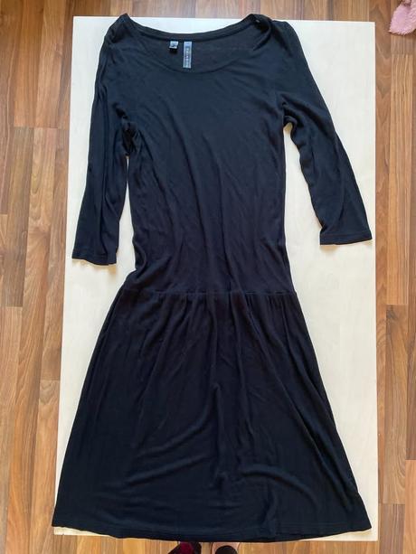 Nové černé delší šaty se sníženým pasem, vel xxs/x, xs