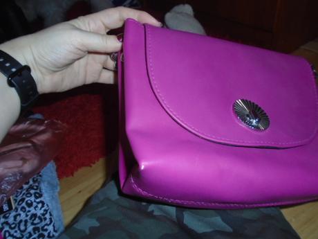 Kabelka pevnější,