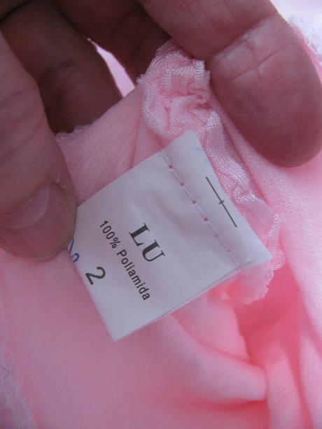 Krásné růžové šatičky s volánky, 92