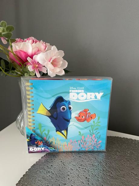 Výtvarné a kreativní potřeby,