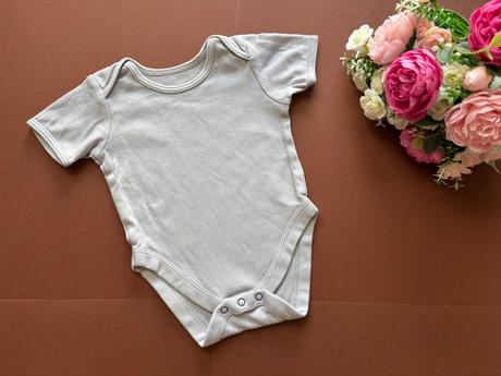 Body šedé - v.3/6 mes., 68