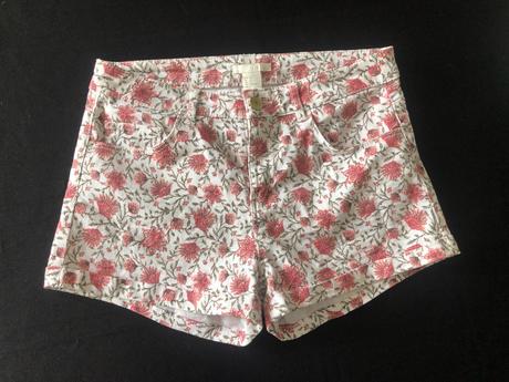 Vel. 34 květinové šortky, 34