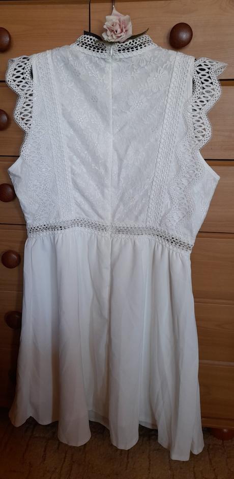 Dámské bílé krajkové letní šaty, l