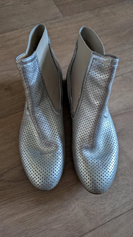 T488 podzimní stříbrné kotníkové kozačky victim 38, 38