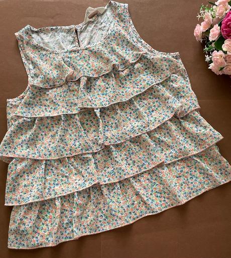 Top s volánky - v.152 květinový, h&m,152