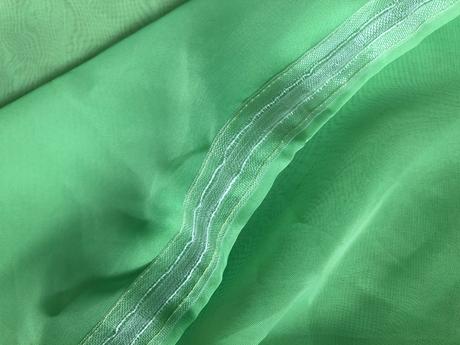D 247cm / s140cm zelene zaclony 2 kusy,