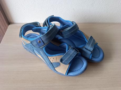 Kožené sandály, sandálky stélka 22 cm, d.d.step,35