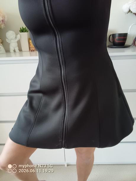 Šaty neopren zn."elevenparis" vel."m", m