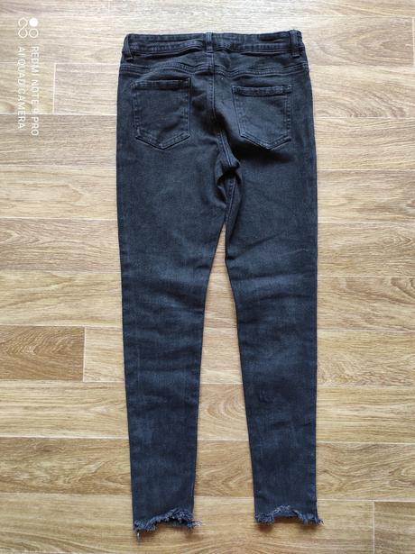 Džíny, 158