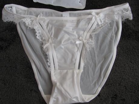 Dámské bílé krajkové kalhotky, l