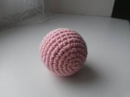 Háčkovaný míček 6,5 cm, 