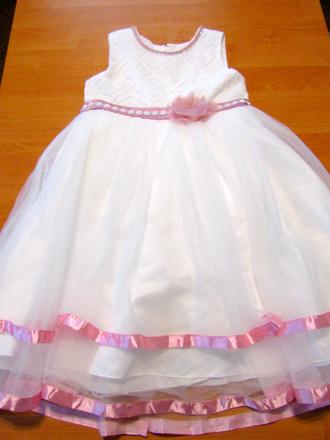 Krásné slavnostní šatičky vel 140-146, 140