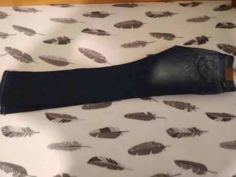 Dámské rifle zn. amisu, 34