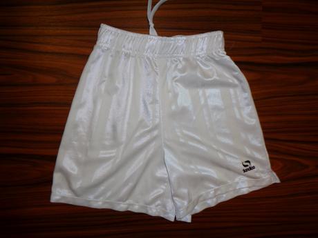 Krásné bílé dresíkové šortky, 128