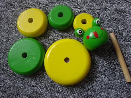 Dřevěná housenka - skládačka, 