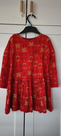 Vánoční červené šaty, 98