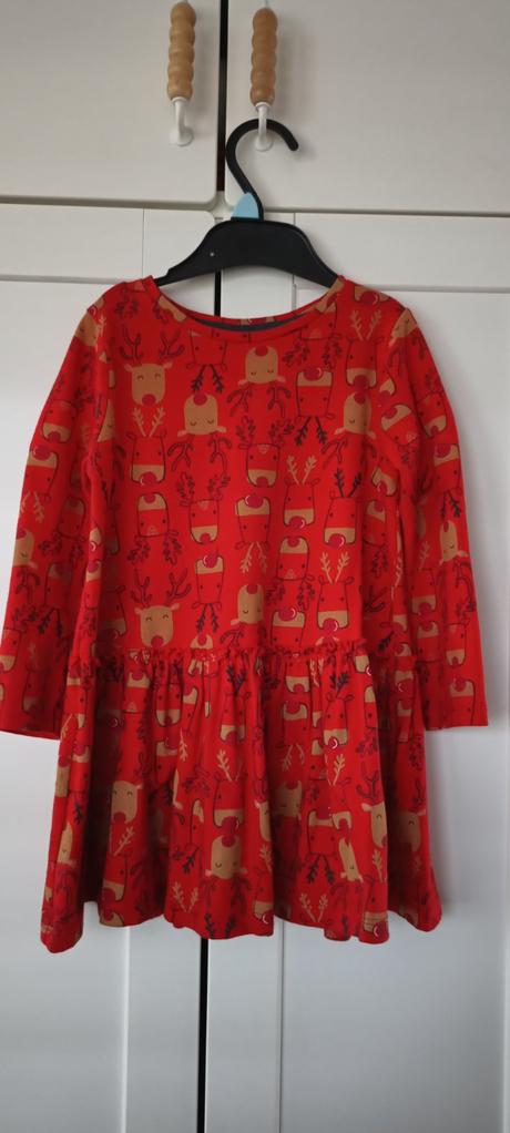 Vánoční červené šaty, 98