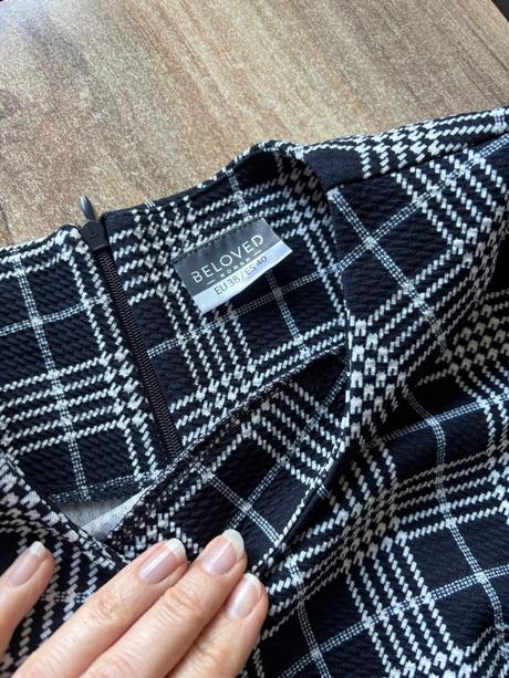 Šaty tmavě modrá kostka, 38