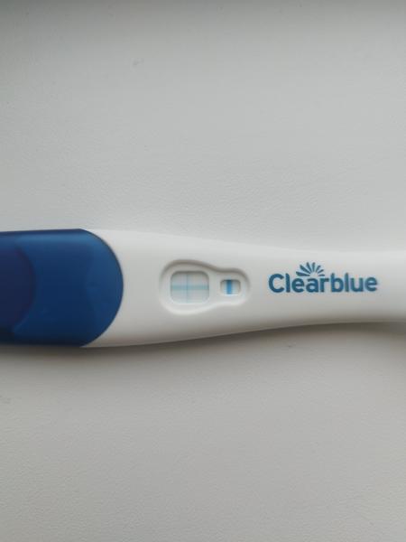 Clearblue test ukazuje těhotenství. Může být falešný?