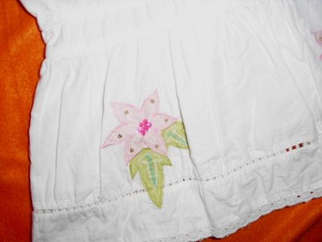 Sněhově bílý vyšívaný krojový top, 