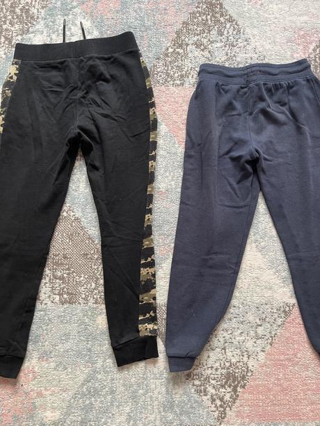 2 teplaky vel.140, 134