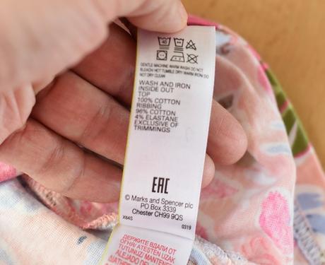 Tílko vel. 6 - 7 let, marks & spencer,122