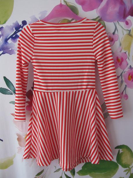 Červeno bílé elastické šaty, 98