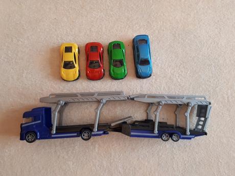 Autopřepravník + 4 autíčka,