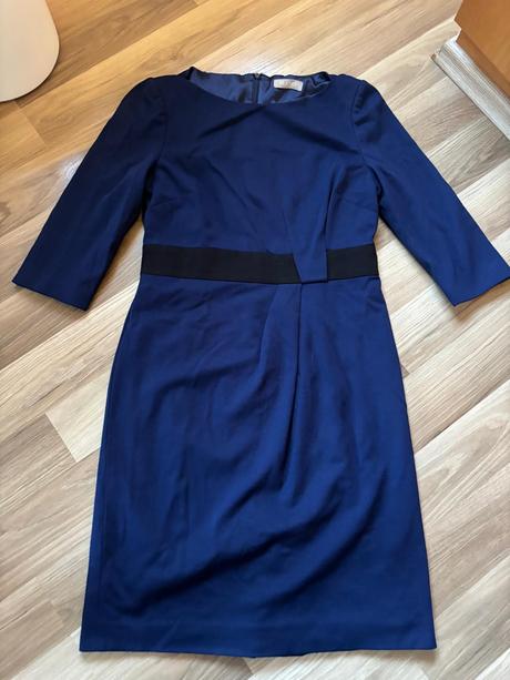 Podzimní pouzdrové šaty, 36