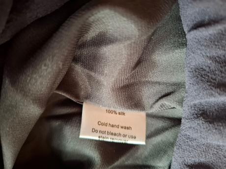 Černé hedvábné letní šaty, 38