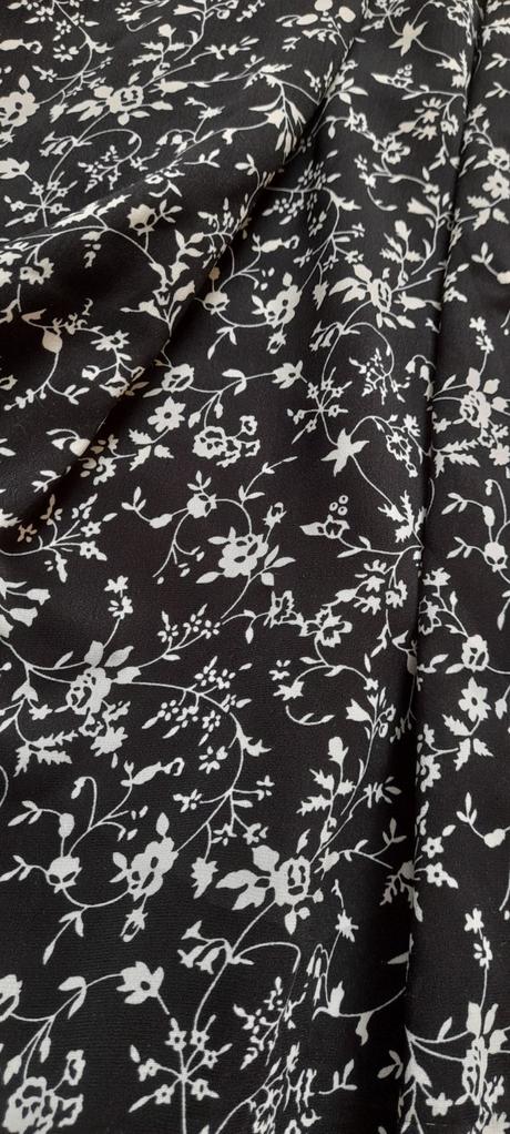 Shein květinové šaty s dlouhými rukávy, 44