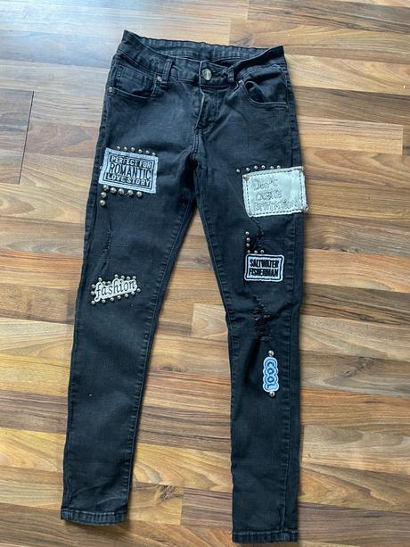 Černé džíny se záplatami a dřením, vel m i méně, f, m