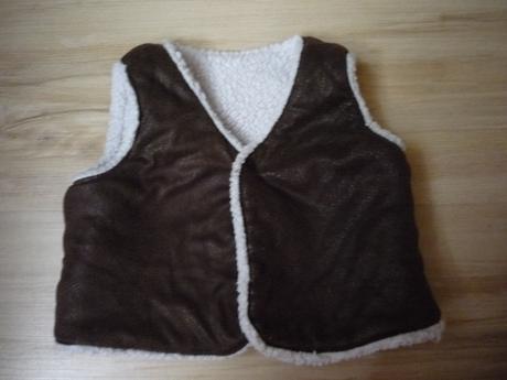 Vesta s kožíškem pro mimi, 62