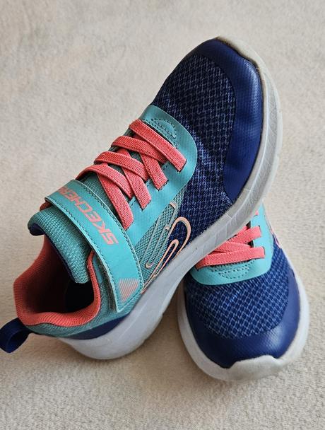 Dívčí boty, botky, tenisky, vel.35, zn.sketchers, skechers,35