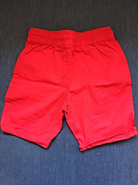 Kraťasy 110/116 skvělý stav, lupilu,110