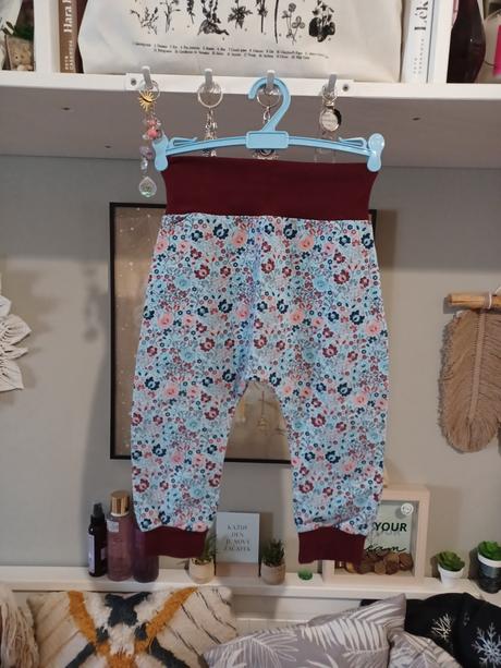 Kytičkové tepláky kalhoty harémky, 86
