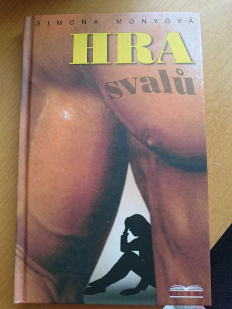 Hra svalů simona monyová, 