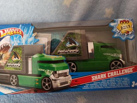 Náklaďák se žralokem,