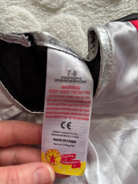 An27/ kostým pirátka - v.7/8 let, 