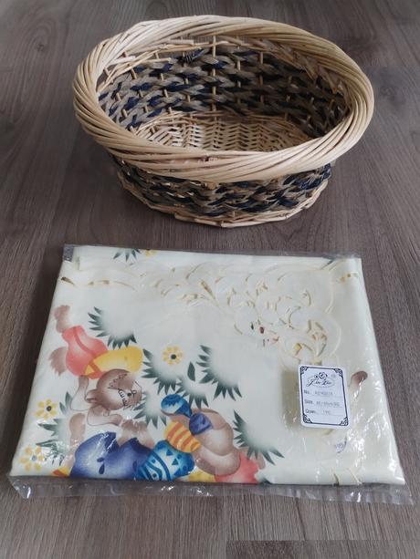 Nový velikonoční ubrus 85x85 cm s košíkem, 