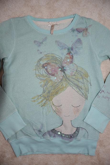 Komplet s motýlky a vílou, 122–134