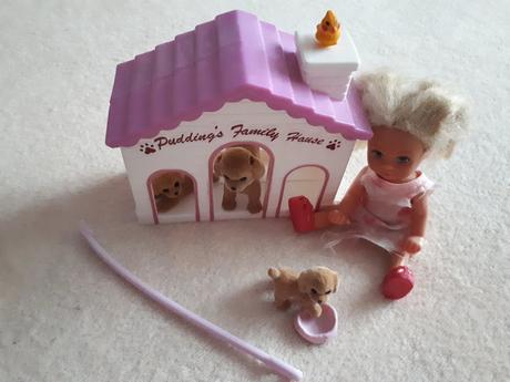 Pejskové, štěňátka s boudou a panenkou, 