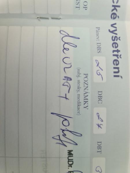 Co znamená termín "vložena poznámka"?