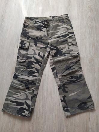 Zelené maskačové 3/4 ťáky, 152