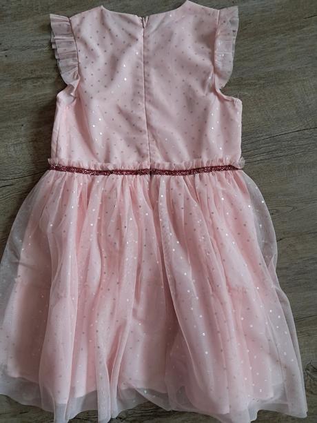 Tylové slavnostní šaty, 134